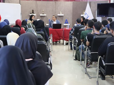 بازدید دانش آموزان نخبه